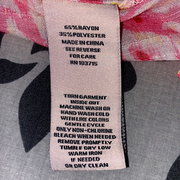 Nanette Lepore Rayon Polyester Blend Red and Pink Printed Blouse Cap Sleeves XS - Picture 5 of 7